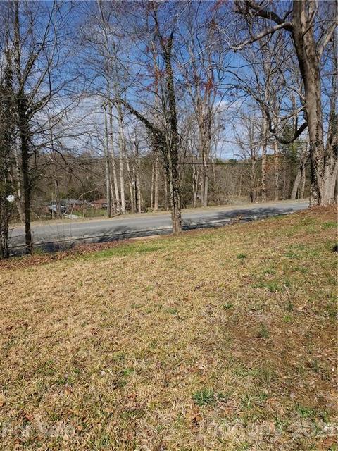 902 Union St E, Morganton, NC 28655 photo 3