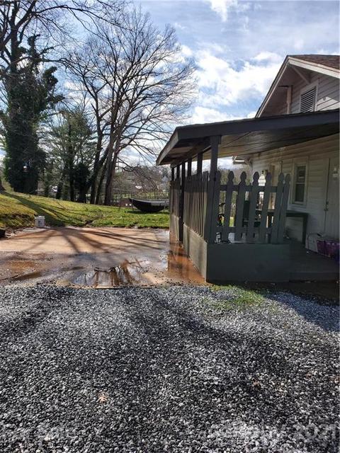 902 Union St E, Morganton, NC 28655 photo 6
