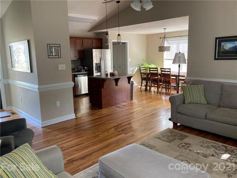 207 Pine Meadows St, Hickory, NC 28601 photo 10