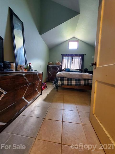43 Cannon Rd, Clyde, NC 28721 photo 2