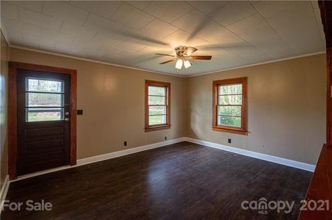 1990 Coopers Loop, Morganton, NC 28655 photo 2