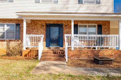 102 Colonial Ave, Lancaster, SC 29720 photo 4