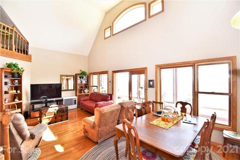 226 Hawk Holler Trl, Clyde, NC 28721 photo 4