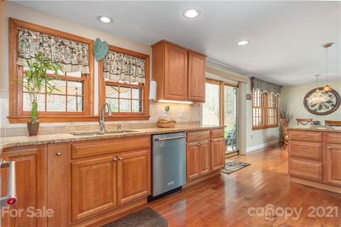264 Chickadee Ln, Brevard, NC 28712 photo 4