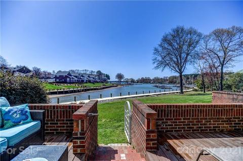 18609 Harborside Dr, Cornelius, NC 28031 photo 2