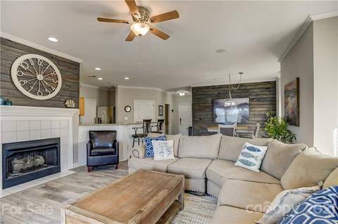 18609 Harborside Dr, Cornelius, NC 28031 photo 4