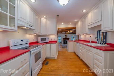 1980 Warrior Dr, Tryon, NC 28782 photo 12