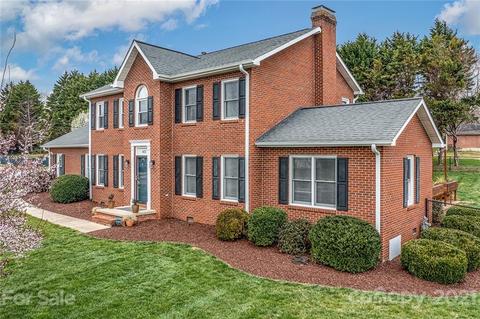 401 Willowbrook Dr, Morganton, NC 28655 photo 5