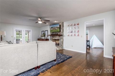 401 Willowbrook Dr, Morganton, NC 28655 photo 11