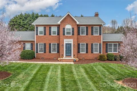 401 Willowbrook Dr, Morganton, NC 28655 photo 2