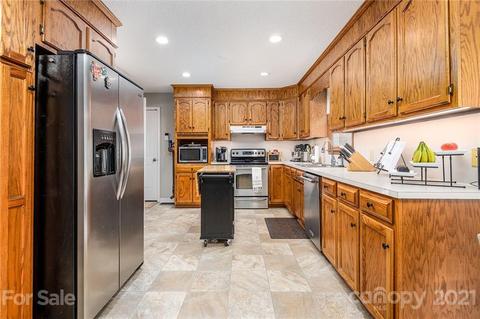 401 Willowbrook Dr, Morganton, NC 28655 photo 12
