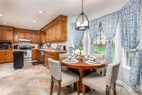 401 Willowbrook Dr, Morganton, NC 28655 photo 14