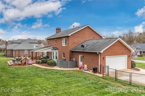 401 Willowbrook Dr, Morganton, NC 28655 photo 8