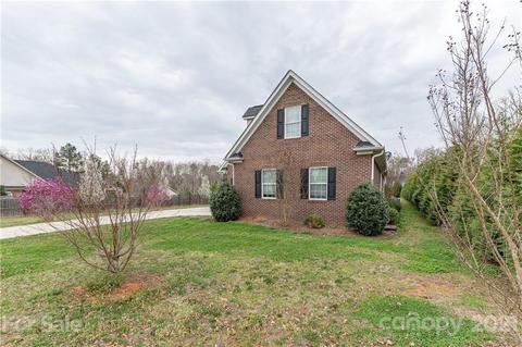 1105 Ruthburn Ct, Lancaster, SC 29720 photo 4