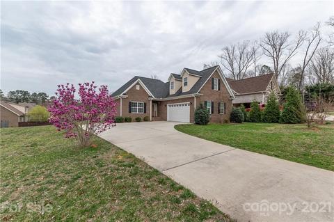 1105 Ruthburn Ct, Lancaster, SC 29720 photo 2