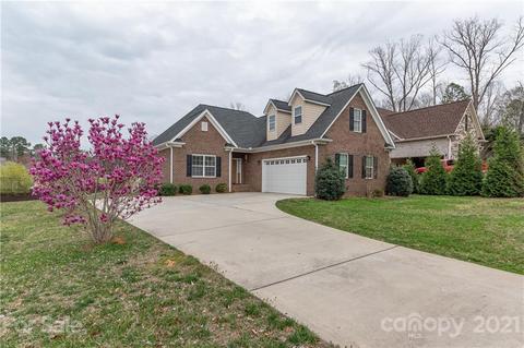 1105 Ruthburn Ct, Lancaster, SC 29720 photo 1