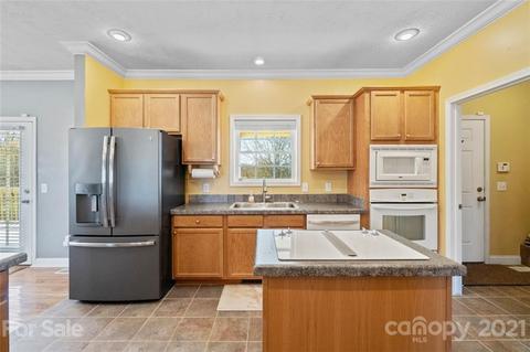 718 Powell Bridge Rd, Harmony, NC 28634 photo 15