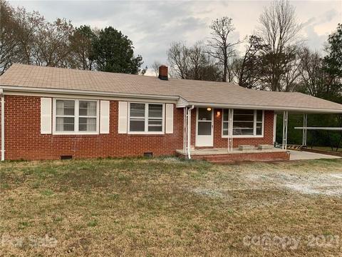 365 E Doc Garris Rd, Lancaster, SC 29720 photo 3