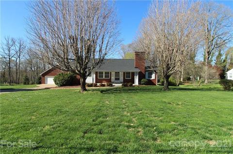 211 8th St NE, Conover, NC 28613 photo 4