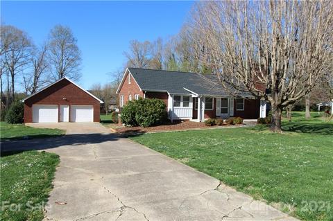 211 8th St NE, Conover, NC 28613 photo 2
