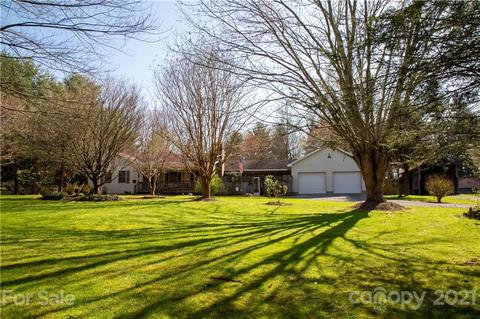 380 Ridgeway Dr, Flat Rock, NC 28731 photo 1