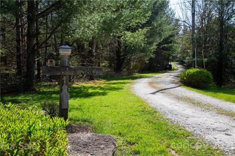 380 Ridgeway Dr, Flat Rock, NC 28731 photo 2