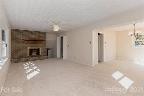 22 Broadview Cir, Brevard, NC 28712 photo 3
