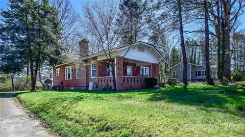 467 Maple St, Brevard, NC 28712 photo 2