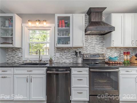 238 Poplar Dr, Clyde, NC 28721 photo 4