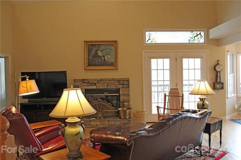 45 Red Fox Ln, Brevard, NC 28712 photo 3