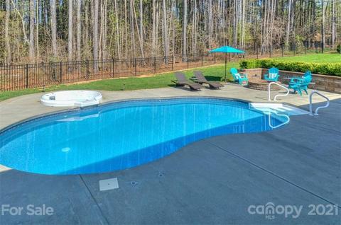 141 Chaska Loop, Troutman, NC 28166 photo 2