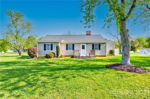 1039 Grace Ave, Lancaster, SC 29720 photo 2