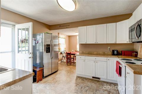 1039 Grace Ave, Lancaster, SC 29720 photo 6