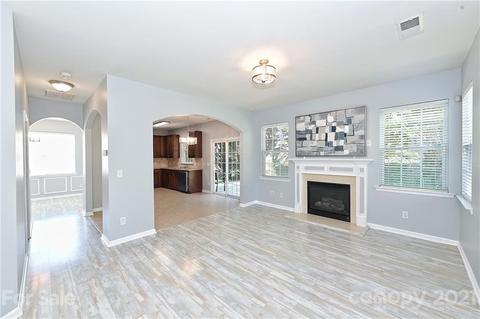 10798 Traders Ct, Davidson, NC 28036 photo 4