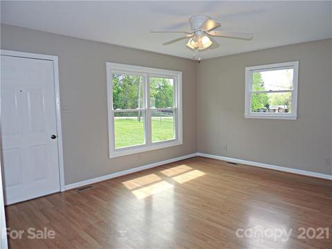 1855 Young Dr, Conover, NC 28613 photo 2