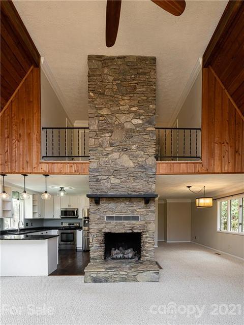 14 Whitaker View Rd, Fairview, NC 28730 photo 4