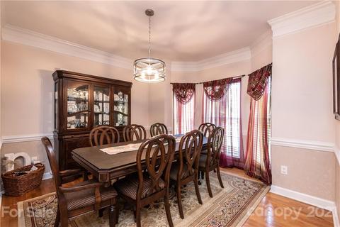 5649 Crown Ter, Hickory, NC 28601 photo 9