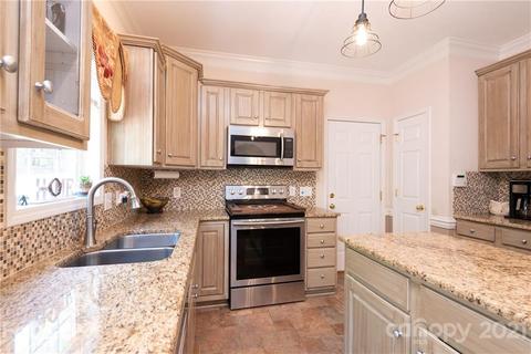 5649 Crown Ter, Hickory, NC 28601 photo 14