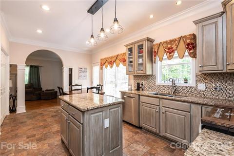5649 Crown Ter, Hickory, NC 28601 photo 16