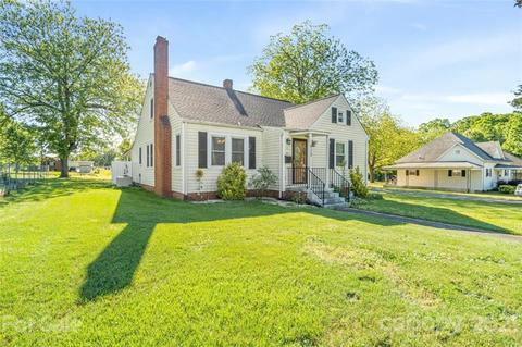 913 1st Ave S, Conover, NC 28613 photo 2