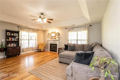 4946 Addison Ln, Hickory, NC 28601 photo 9