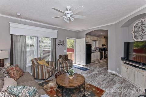 40 Pharis Pl, Fletcher, NC 28732 photo 1