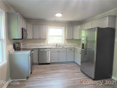 1005 Double Oak Rd, Lancaster, SC 29720 photo 2