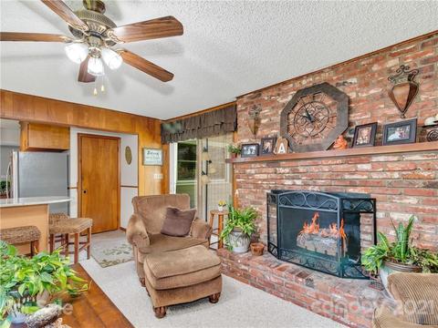 45 Hazel St, Canton, NC 28716 photo 7