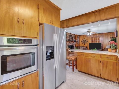 45 Hazel St, Canton, NC 28716 photo 9