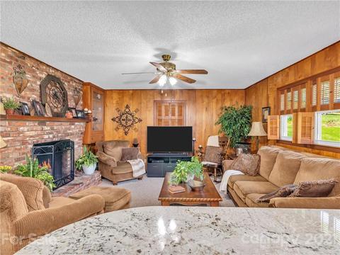 45 Hazel St, Canton, NC 28716 photo 8