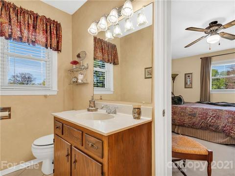 45 Hazel St, Canton, NC 28716 photo 18