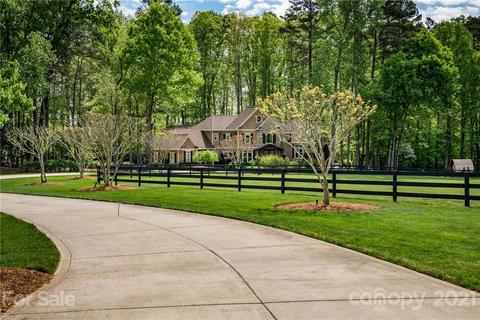 606 Davidson Run Ln, Davidson, NC 28036 photo 2