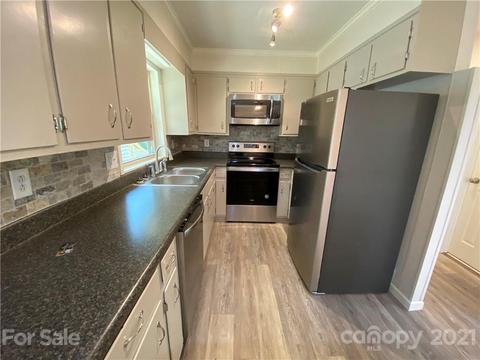 668 Valley Rd, Spruce Pine, NC 28777 photo 2