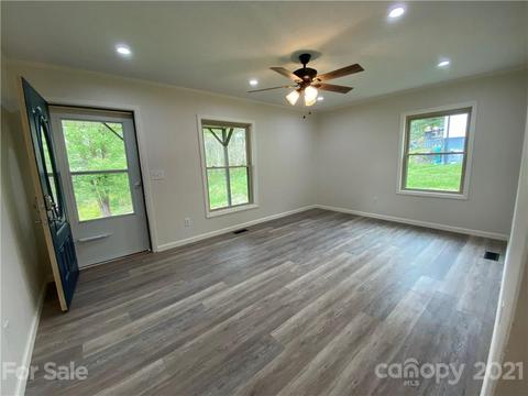 668 Valley Rd, Spruce Pine, NC 28777 photo 4